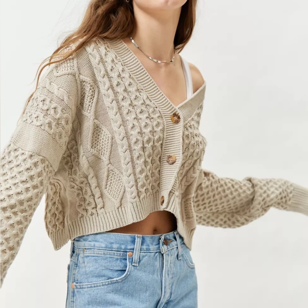 UO - Milk It Cable Knit Cropped Cardigan - Picture 3 of 12